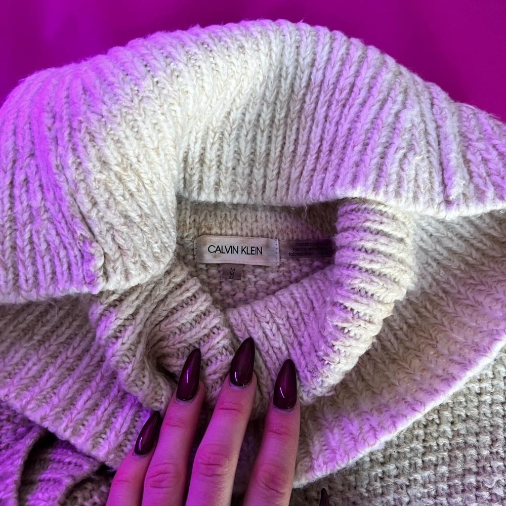 CALVIN KLEIN SWEATER